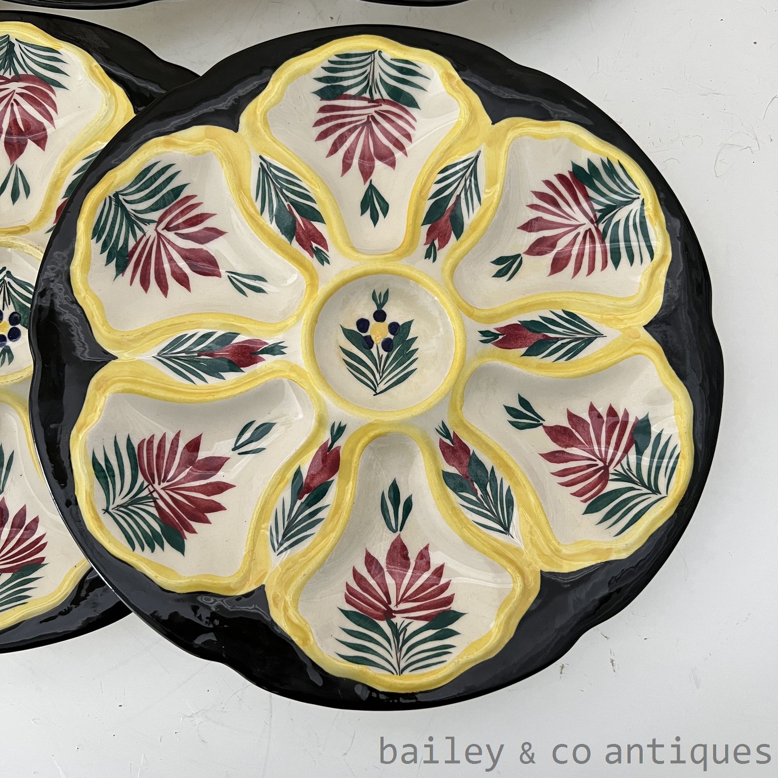 Set of Six Rare Vintage French Henriot Quimper Faience Oyster Plates - FR731   detail 02